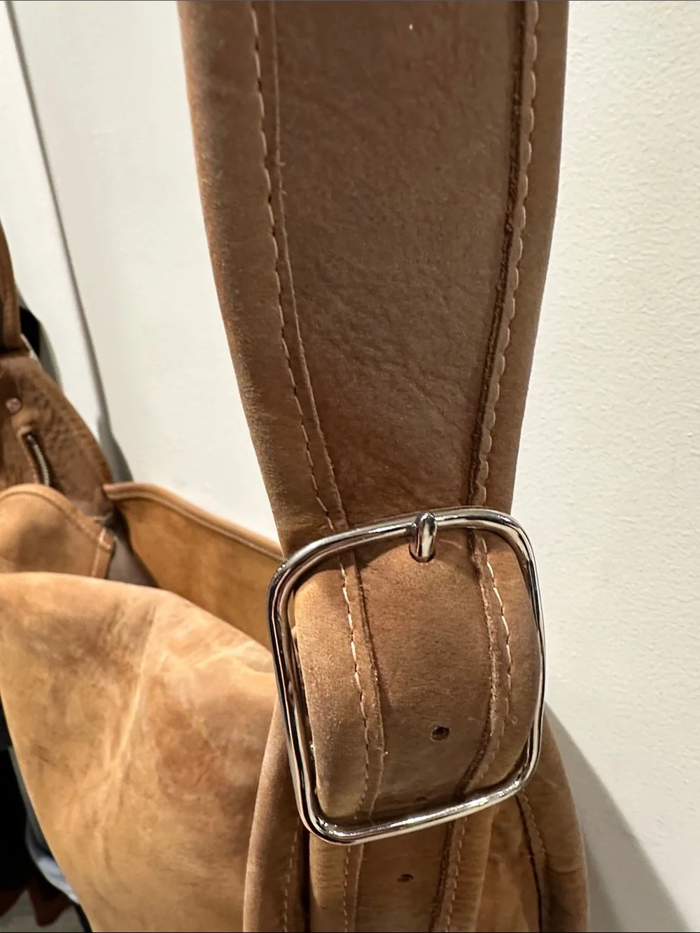 Classic Tan Leather Crossbody Messenger Bag - Unbranded